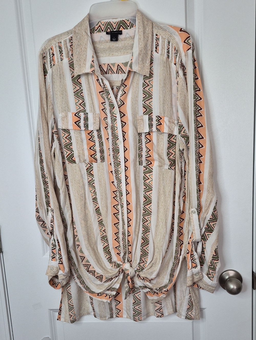 new‎ directions Peach, Olive & Cream Geometric Top Size L